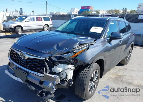2020 Toyota Highlander Xle z USA, uszkodzony, nr VIN 5TDGZRAH1LS514194